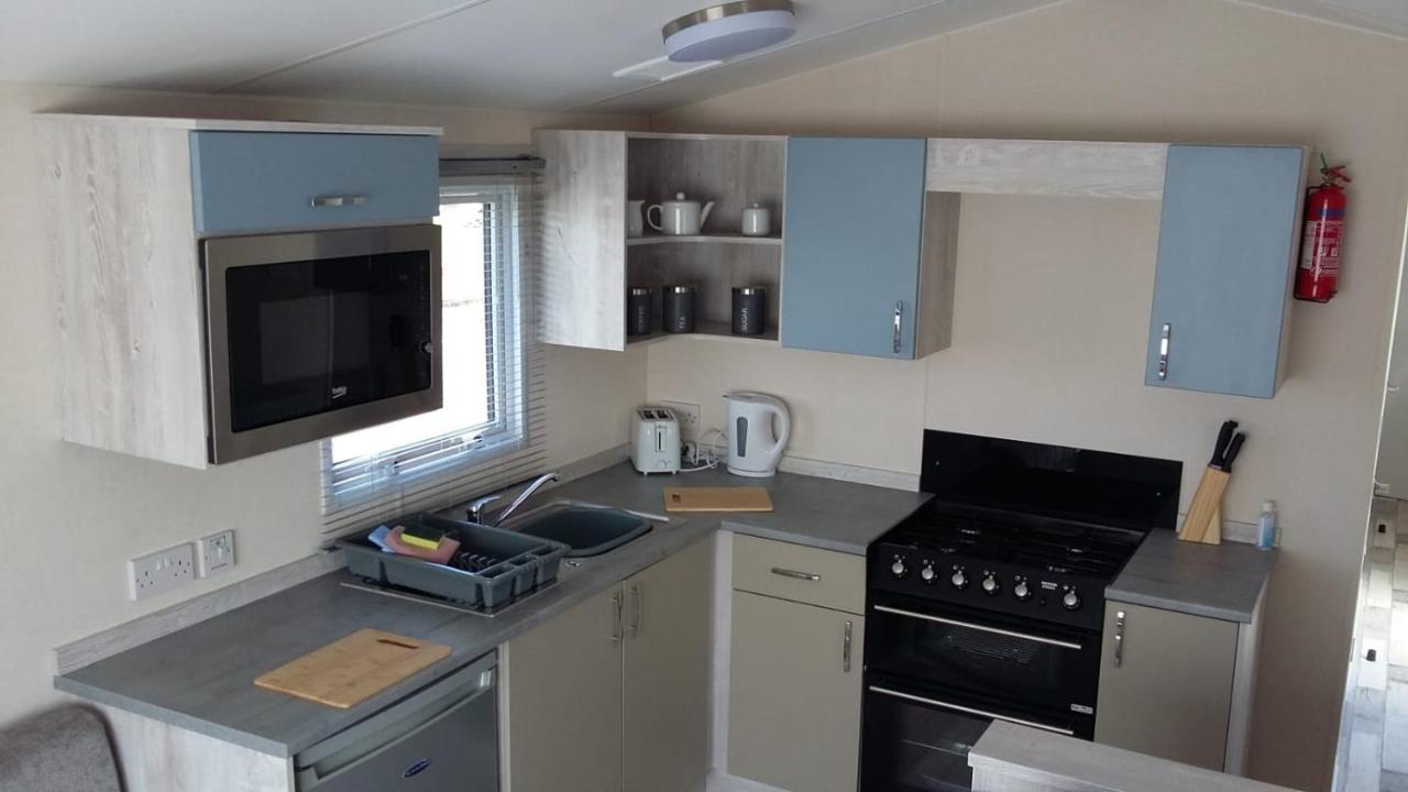 Kingdom Holiday Park - Parrot Millom Exterior foto